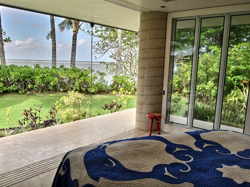 10-anini-beachfront_master-bedroom1-800x600