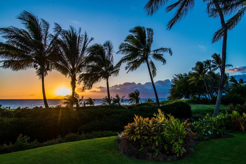 7-hawaiiana-hale_sunset-800x534