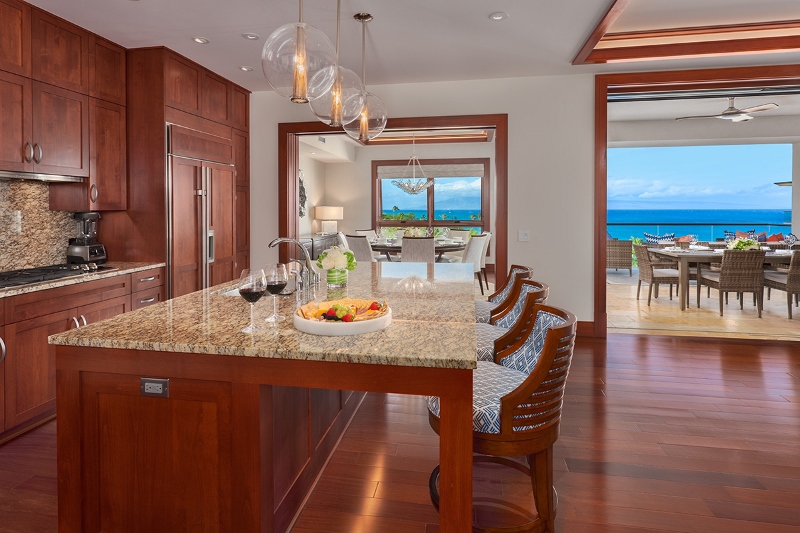 11-pacificpearl5401_kitchen-800x533