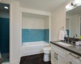 21-lanikai-by-the-sea_master-bath-shared-with-br2-800x533